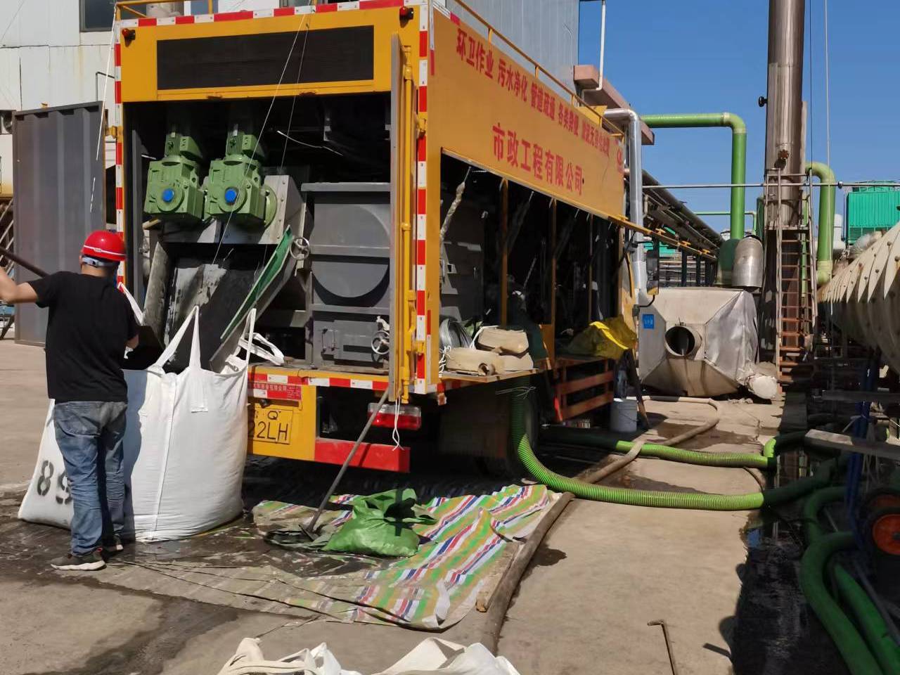 中江淤泥压干处理